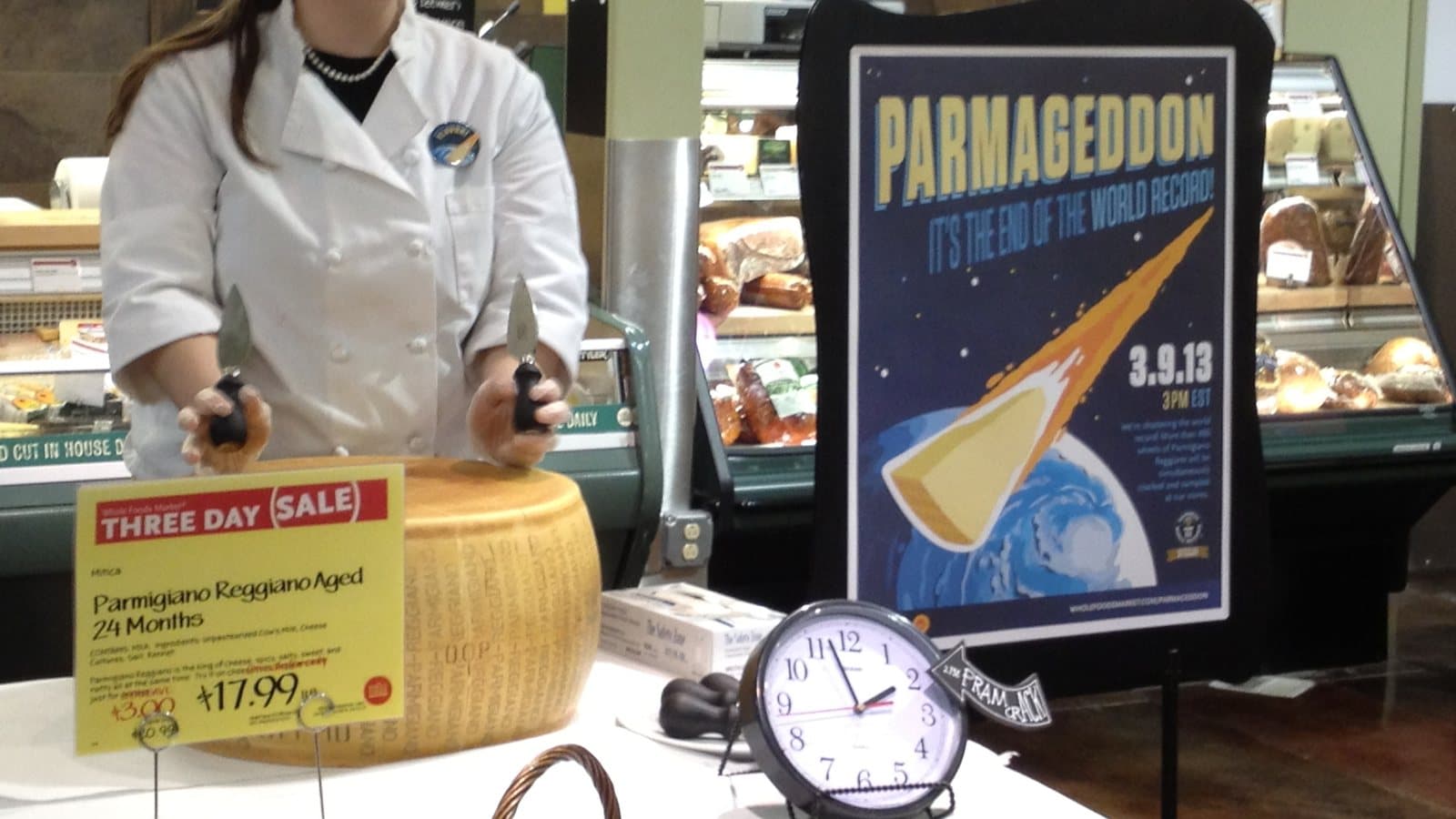 Parmesan Cheese Wheel Whole Foods. File photograph. Foto d'archivio.